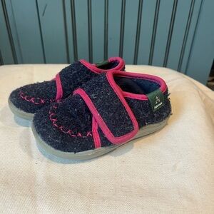 Kamik Toddler Grey and Pink Wool Slippers 6T